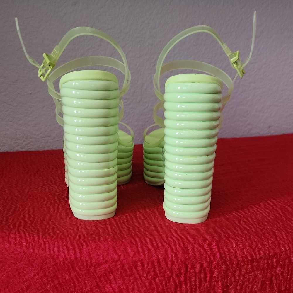 Jessica Simpson Neon Yellow Platform Sandals - Picture 4 of 5